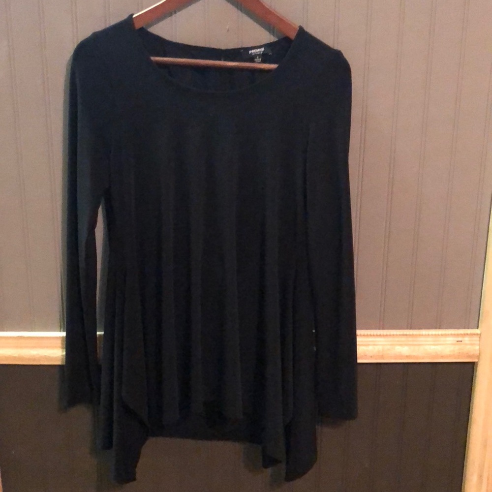 Black tunic; beautiful, Drapes in back.